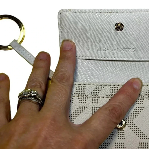 EUC MICHAEL KORS COMPACT WALLET - Picture 15 of 16